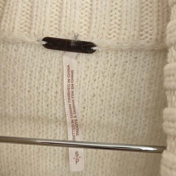 Free People Milo Pullover Ivory Turtleneck Oversized Sweater - Picture 8 of 10